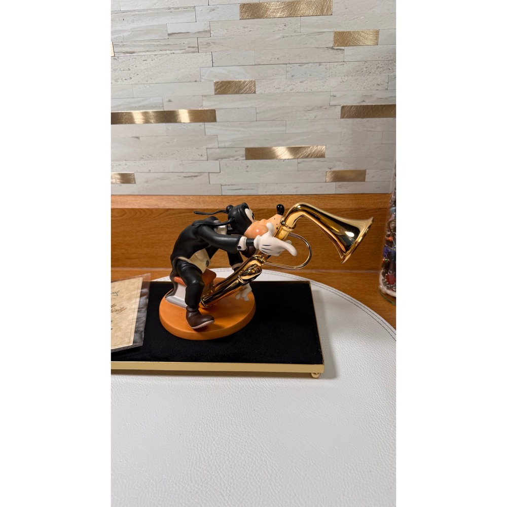 WDCC Goofy Symphony Hour‎ Goofy's Grace Notes Saxophone Figurine W/COA - Picture 3 of 8